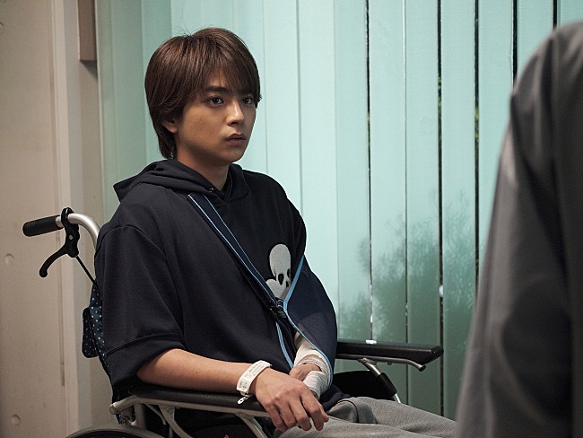 「「赤いナ－スコ－ル」“工藤刑事”池田鉄洋に衝撃の展開　「“アリサ”福本莉子は“病院長”鹿賀丈史の孫？」「全員怪しい」の声も」1枚目/1