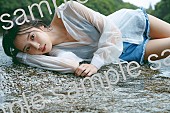 櫻坂46「小林由依（櫻坂46）2nd写真集『意外性』特典ポストカード、写真集未掲載の全6種」1枚目/10