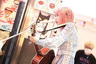 「大森靖子、“心斎橋ネオン食堂街”ライブ映像公開」