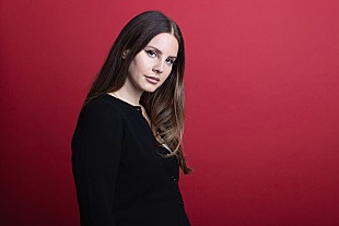 「ラナ・デル・レイ、未発表曲や200ページに及ぶ原稿が盗難に」