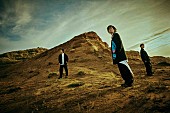 RADWIMPS「RADWIMPS、新海誠監督の最新作『すずめの戸締まり』の主題歌「カナタハルカ」が配信スタート」1枚目/2