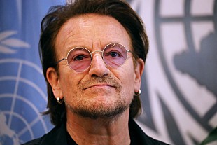 「U2のボノ、テイラー・スウィフトのファンだと明かす「僕はスウィフティー」」