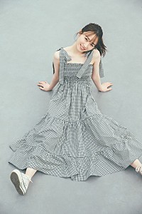 守屋麗奈（櫻坂46）1st写真集よりアザーカット3枚公開、浅草で浴衣／お 