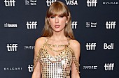 テイラー・スウィフト「テイラー・スウィフト、全米TOP10独占の快挙をホールジー／ライアン・テダーらが祝福」1枚目/1