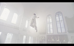 「Mrs. GREEN APPLE、大森元貴が舞い上がる新曲「Soranji」MV公開」