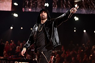 「エミネム【ロックの殿堂】入り、ドクター・ドレーが「彼の才能は否定できない」とスピーチで称賛」