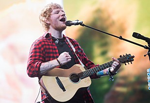 「エド・シーラン、アルバム4作が英チャートTOP10に1年以上とどまった初のアーティストに」