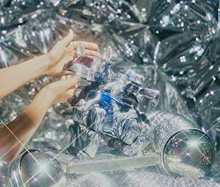 「tricot、ニューAL『不出来』ジャケ写＆新アー写公開」