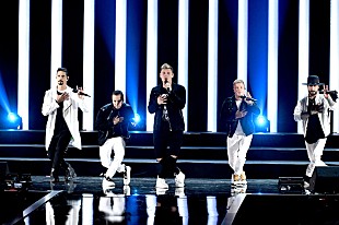 「バックストリート・ボーイズ、ホリデー・シーズンのNYを散策する「クリスマス・イン・ニューヨーク」のMV公開」