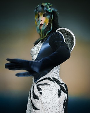 「ビョーク、地元エレクトロニック・グループsideprojectによる「atopos」のリミックス公開」