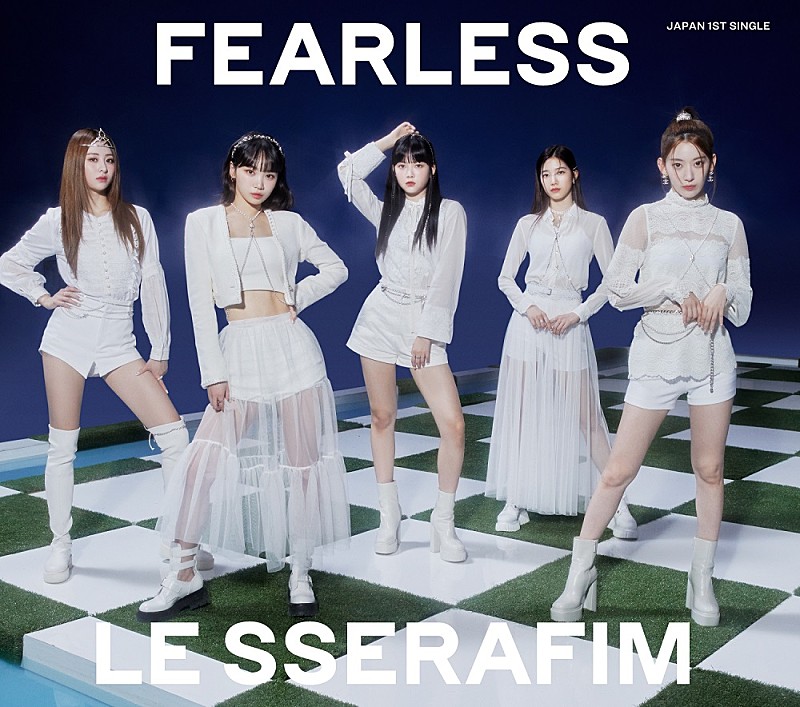 LE SSERAFIM、日本1stシングル『FEARLESS』全形態アートワーク＆封入特典を含むパックショット公開