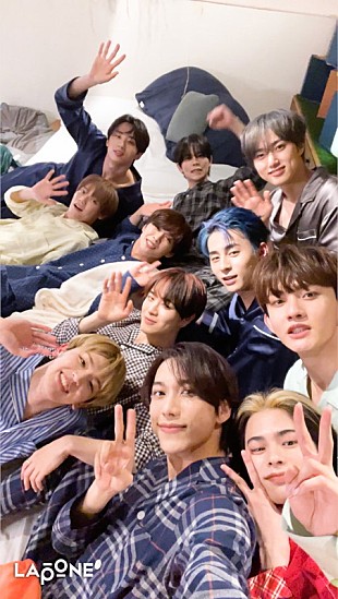 「INI、自撮りの「AMAZE ME」“Pajamas Self Cam Ver.”公開」