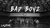 INI「INI、映画をオマージュした「BAD BOYZ」パフォーマンスビデオ公開　『Awakening』収録曲」1枚目/1