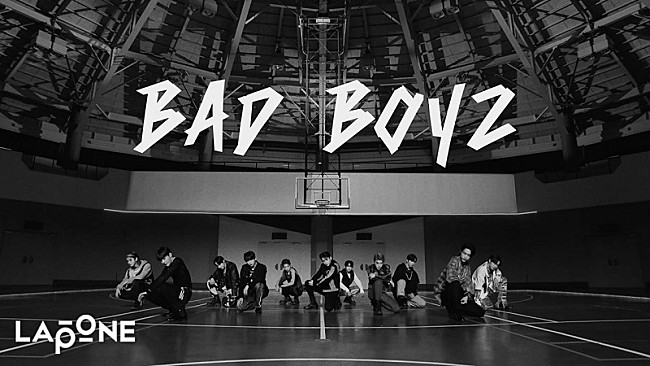 INI「INI、映画をオマージュした「BAD BOYZ」パフォーマンスビデオ公開　『Awakening』収録曲」1枚目/1