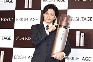 「生田斗真、中村優子と至近距離での撮影に照れ笑い　「なかなかこの距離はないですね」」