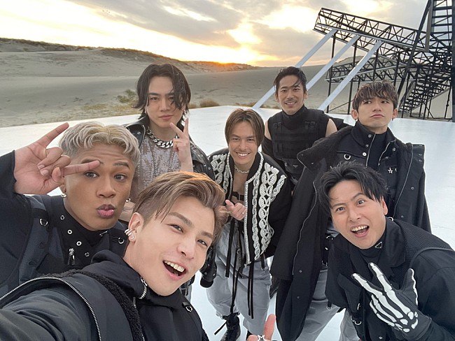 三代目 J Soul Brothers from EXILE TRIBE「三代目J SOUL BROTHERS from EXILE TRIBEがビルボード総合首位「自分達にとってとても意味のある1位です」」1枚目/1