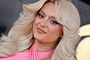 「ビービー・レクサ、スヌープ・ドッグ／ドリー・パートンとコラボ予定と明かす」