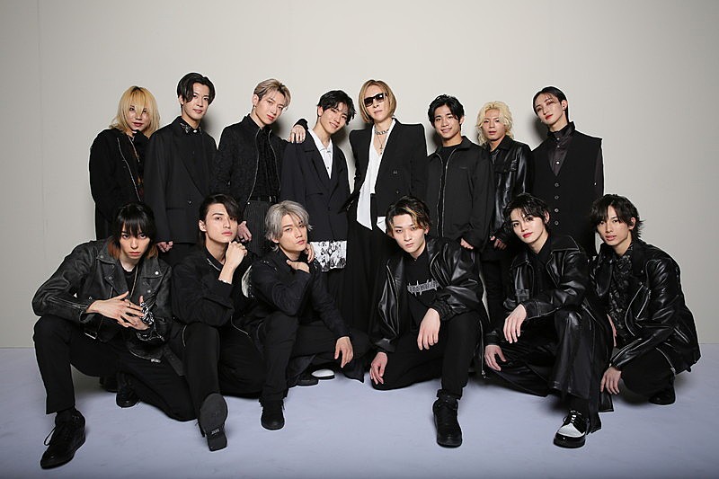 ＹＯＳＨＩＫＩ「「YOSHIKI SUPERSTAR PROJECT X」グループ名は“XY”、ダンスボーカルグループ＆バンドの13人で活動」1枚目/3