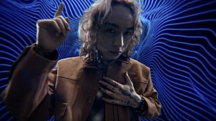 「Kvi Baba、鞘師里保が“心が空っぽになるまで”ダンスする「TOMBI」MV公開」