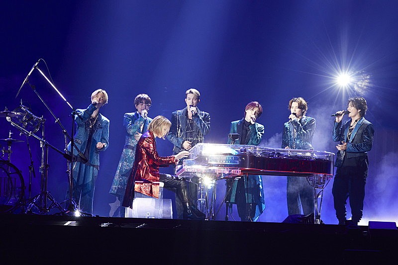 YOSHIKIがSixTONES東京ドーム公演に登場、会場が“紅”に染まった