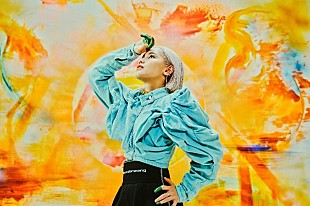 「Anly、新曲「TAKE OFF」オフィシャルビデオ公開」