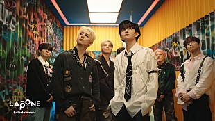 「INI、メンバーが自由に楽しむ「FANFARE」MVティザー第1弾を公開」