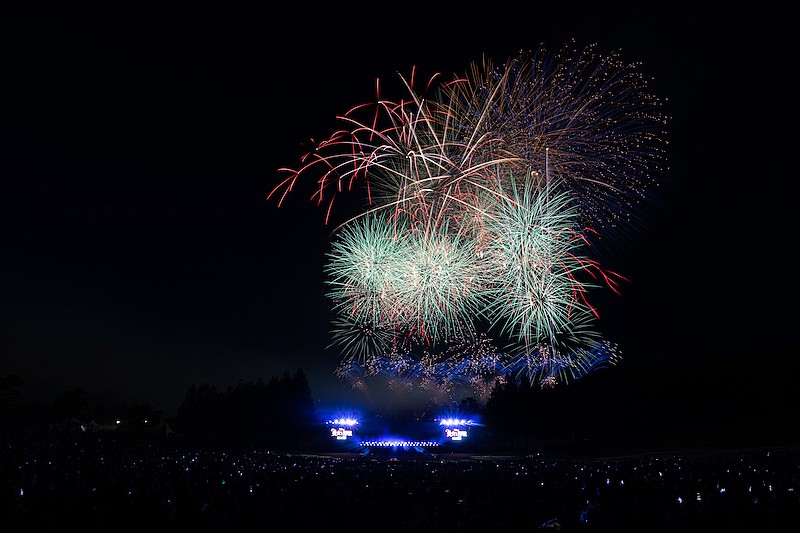 ディズニー音楽と12,000発の花火が夜空を彩る【Disney Music