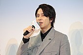 「山下智久『SEE HEAR LOVE』で視覚障害者役に挑戦　役作りのため「自宅で数時間目隠しをして過ごしました」」1枚目/1