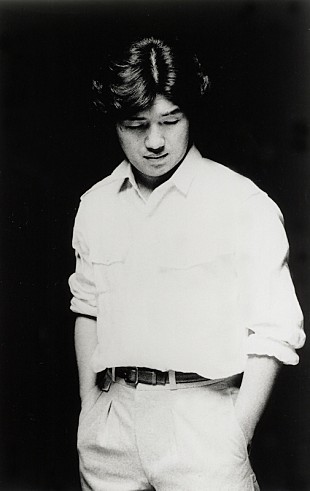 「大滝詠一、8cm短冊CDで『暑さのせい EP』発売＆月9主題歌『幸せな結末』シングル復刻へ」