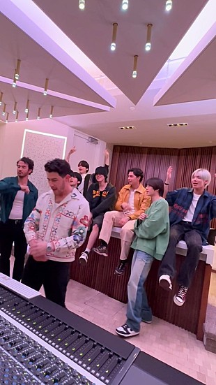 「TOMORROW X TOGETHER×ジョナス・ブラザーズ、コラボ楽曲「Do It Like That」音源の一部解禁」