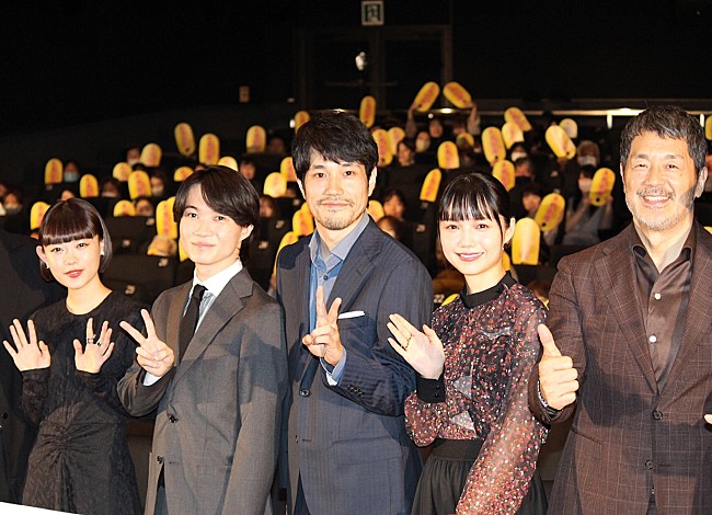 「神木隆之介、もし転職するなら「車掌さん」　松山ケンイチ「神木くんを撮る専門の撮り鉄」」1枚目/1