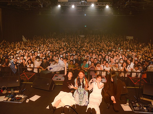 羊文学「羊文学、初の海外ワンマンライブに台北のファンが絶叫」1枚目/14