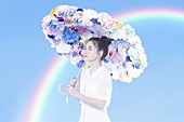 Rainy。「Rainy。、自身の誕生日に1stアルバム『Rainy。UNIVERSE』リリース」1枚目/4