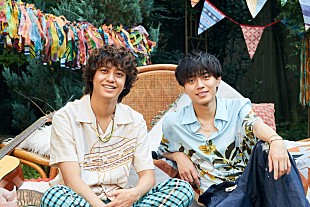 「King &amp; Prince、ニューアルバム『ピース』ビジュアル＆ジャケットで“気負わず、今を楽しむ”」