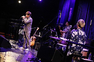 「佐藤竹善×Neighbors Complain、世代を超えて生み出される化学反応を体感」