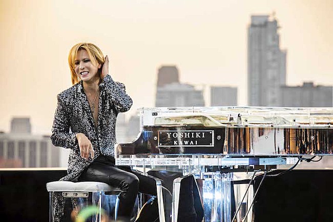 YOSHIKI「映画『YOSHIKI：UNDER THE SKY』劇場公開決定、HYDE／SixTONES／サラ・ブライトマンら参加」1枚目/1