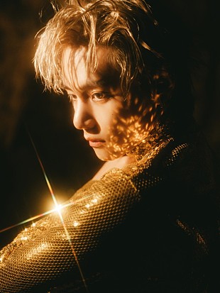 「BTSのV、洞窟で撮影された「Love Me Again」＆日常を描いた「Rainy Days」MV公開」