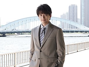 「「転職の魔王様」第８話で謎の男“天間”白洲迅の正体が明らかに　白洲、共演の成田凌と小芝風花に「日々刺激をもらっています」」