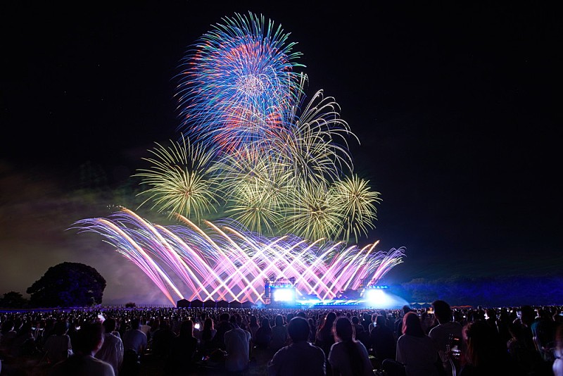  【Disney Music & Fireworks】12,000発の花火と極上の音響が秋の夜空を彩る