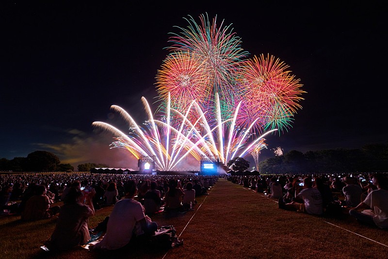 Disney Music & Fireworks】12,000発の花火と極上の音響が秋の夜空を