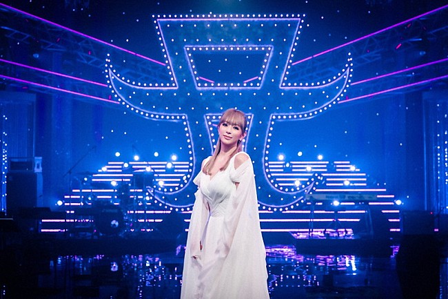 浜崎あゆみ「浜崎あゆみのNHK特番、ロングインタビュー／ライブパフォーマンスなど放送」1枚目/3