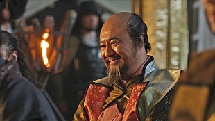 「「どうする家康」大久保忠世役の小手伸也がコメント発表 「殿〝松本潤“に頭を下げるシ－ンは感無量でした」」