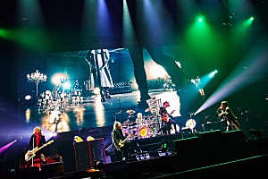 ＜ライブレポート＞LUNA SEA、名盤と向き合うアリーナツアーが 