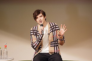 「城田優、神戸市外国語大学で講演会　学生たちと多様性、平和、ジェンダー平等などについて考える」