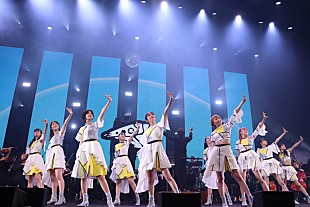 「エビ中、バンドとオーケストラ総勢48名を迎えた【オケラディスコ2023】公式レポート到着　【ファミえん】映像作品も発売決定」