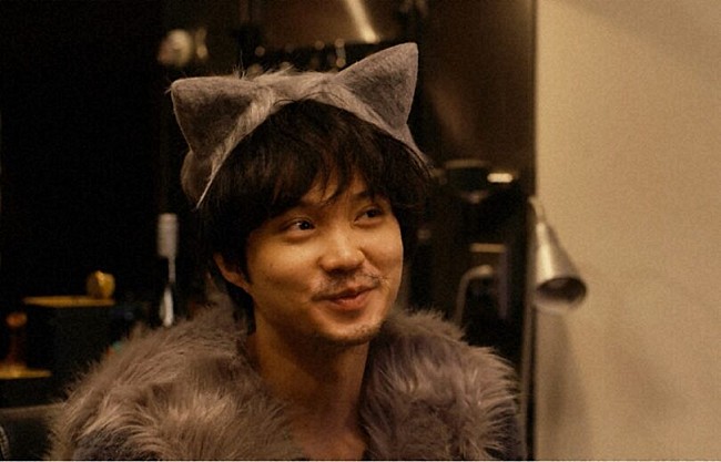 「「きのう何食べた？２」“小日向”山本耕史と“航” 磯村勇斗のコスプレに視聴者歓喜 　「小日向さんとジルベ－ルのコスプレ最高でした」」1枚目/1