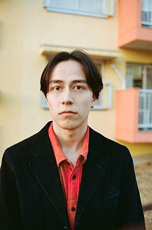 「Wez Atlas、爽快なギターリフとリリックの新曲「RUN」リリース決定」