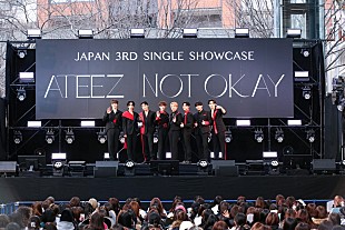 ATEEZ「＜イベントレポート＞ATEEZが熱いパフォーマンスで寒さを吹き飛ばす、『NOT OKAY』発売記念イベント」