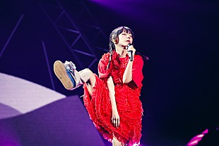 aiko「＜ライブレポート＞aiko　圧倒的な歌唱力と無尽蔵のスタミナで興奮のるつぼと化した、約10年ぶり日本武道館公演」