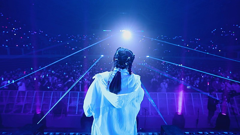 YOASOBI、韓国公演より「群青」ライブ映像を公開